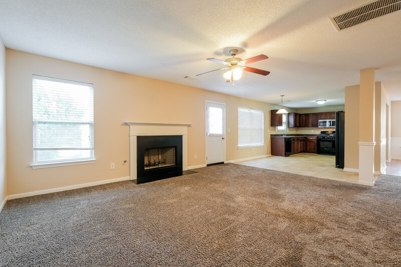 2,200/Mo, 3537 Rosebud Park Dr Snellville, GA 30039 Living Room View