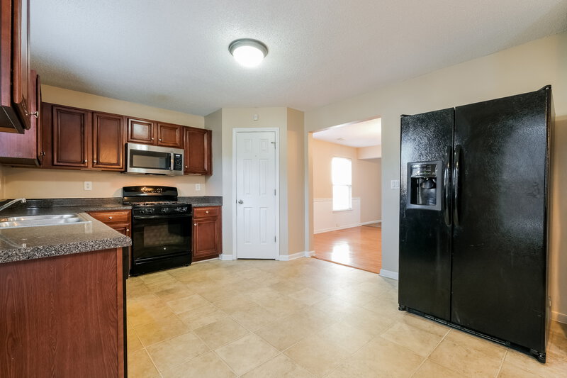 2,200/Mo, 3537 Rosebud Park Dr Snellville, GA 30039 Kitchen View