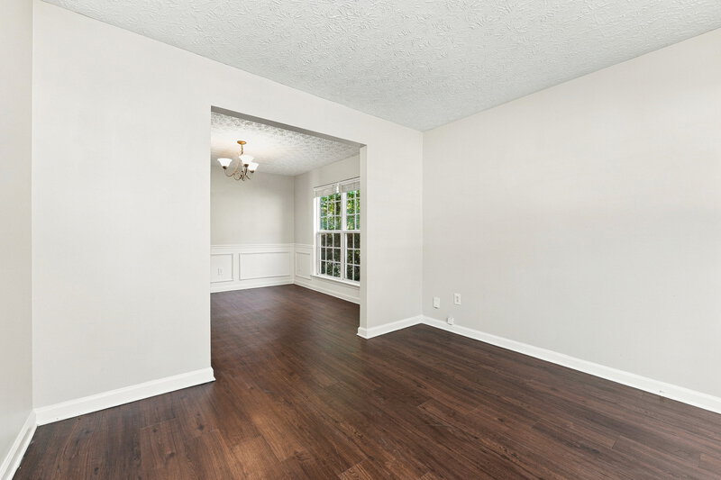 2,200/Mo, 4142 Laurel Bend Ct Snellville, GA 30039 Living Room View