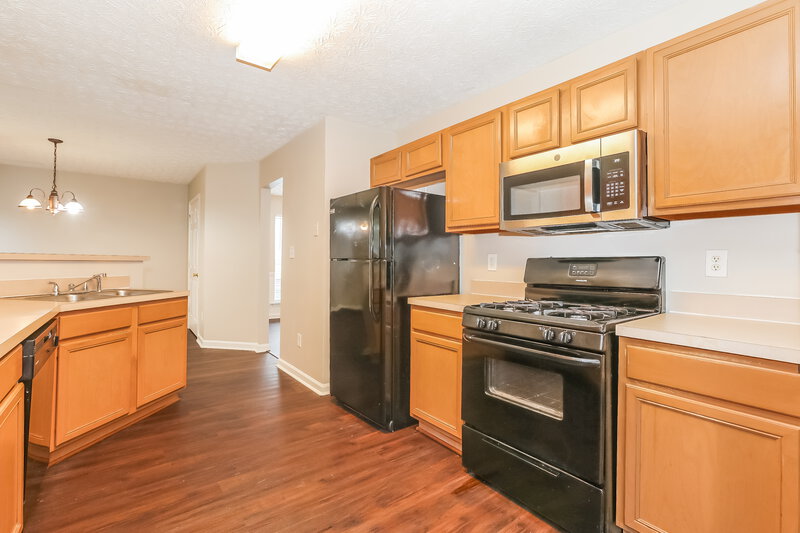 2,290/Mo, 4142 Laurel Bend Ct Snellville, GA 30039 Kitchen View 2