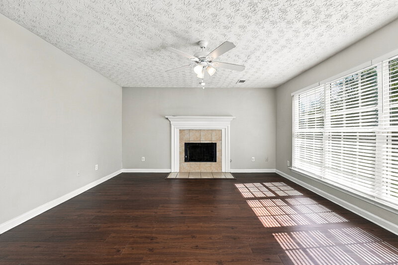 2,200/Mo, 4142 Laurel Bend Ct Snellville, GA 30039 Family Room View
