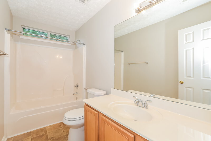 2,290/Mo, 4142 Laurel Bend Ct Snellville, GA 30039 Bathroom View