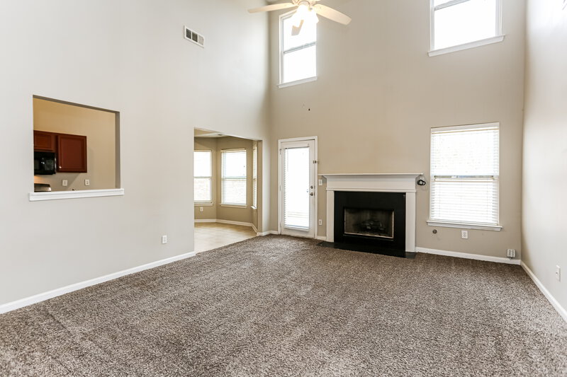 2,615/Mo, 4202 Cedar Tree Run Snellville, GA 30039 Living Room View