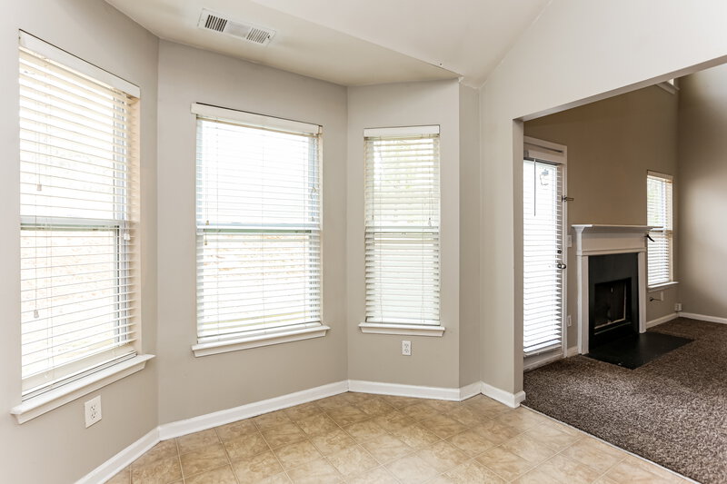 2,615/Mo, 4202 Cedar Tree Run Snellville, GA 30039 Breakfast Nook View