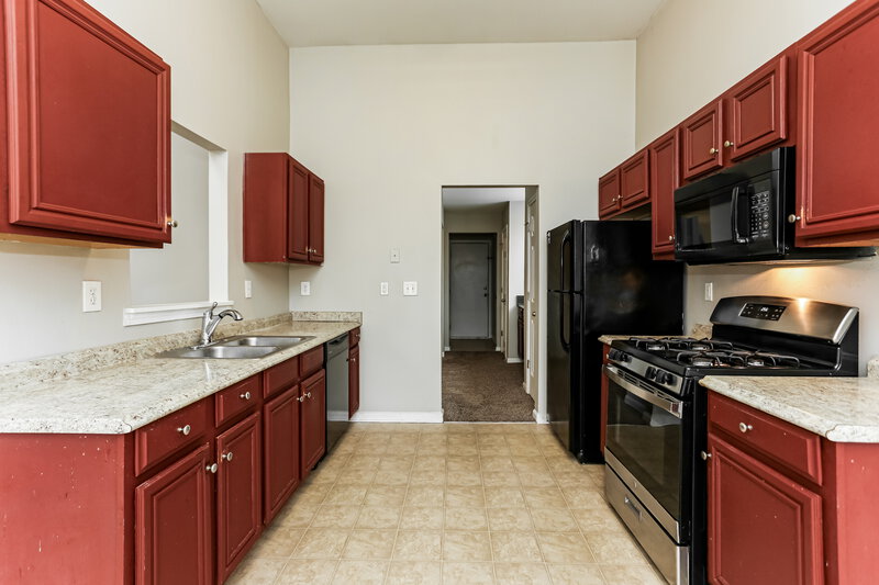 2,615/Mo, 4202 Cedar Tree Run Snellville, GA 30039 Kitchen View 2