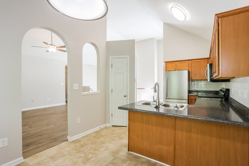 2,100/Mo, 4636 Veranda Ct Douglasville, GA 30134 Kitchen View 2