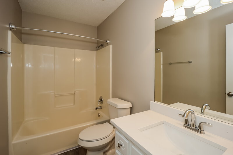 1,995/Mo, 24 Pine Grove Cir Newnan, GA 30263 Bathroom View