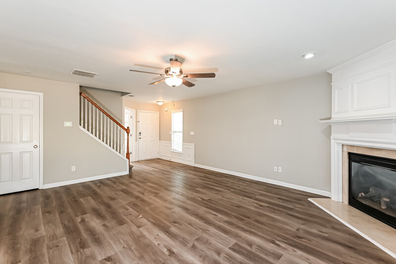 2,410/Mo, 3257 Wellington Walk SW Atlanta, GA 30331 Living Room View 2