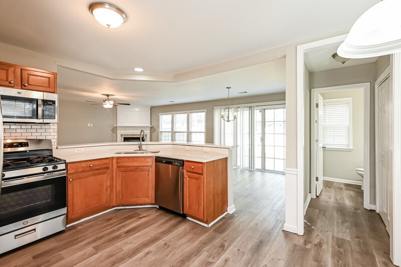 2,410/Mo, 3257 Wellington Walk SW Atlanta, GA 30331 Kitchen View 2