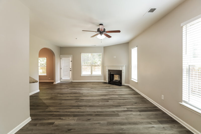 2,855/Mo, 4274 Sir Dixon Dr Fairburn, GA 30213 Living Room View 2