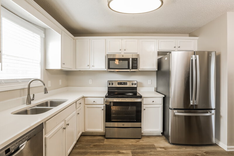 2,450/Mo, 600 Sheffield Ct Villa Rica, GA 30180 Kitchen View 2