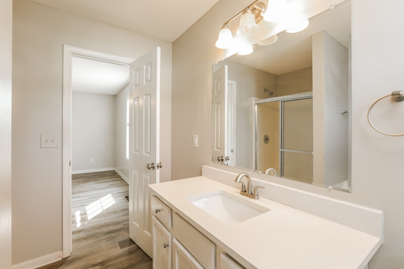 2,450/Mo, 600 Sheffield Ct Villa Rica, GA 30180 Main Bathroom View