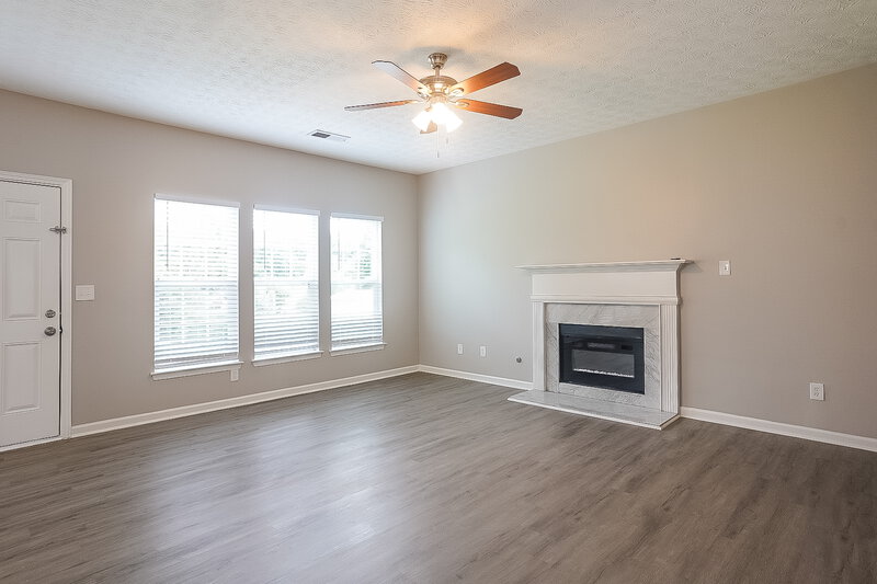 3,220/Mo, 165 Saddlebrook Drive Covington, GA 30016 Den View