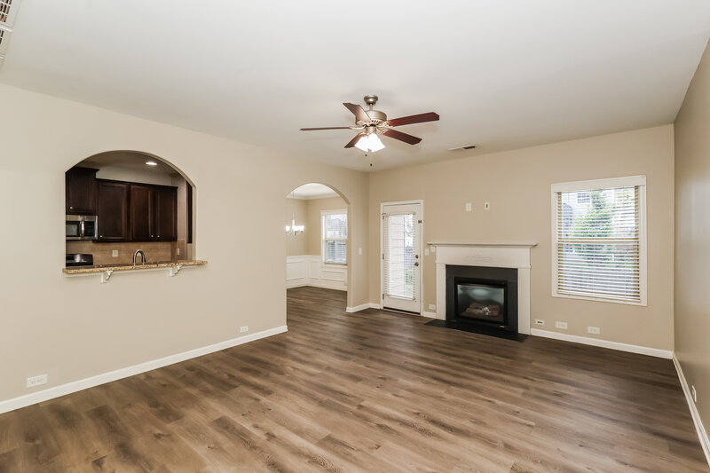 2,595/Mo, 3924 Lake Manor Way Atlanta, GA 30349 Living Room View 2