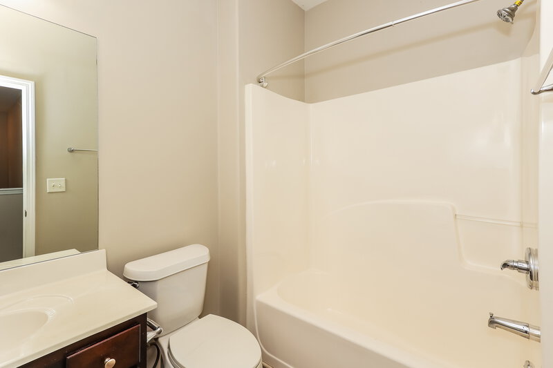 2,595/Mo, 3924 Lake Manor Way Atlanta, GA 30349 Bathroom View