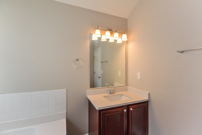 1,780/Mo, 105 Colser Drive Covington, GA 30016 Main Bathroom View