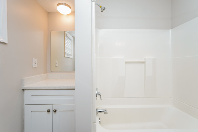 1,730/Mo, 3320 Revere Cir Snellville, GA 30039 Main Bathroom View 2