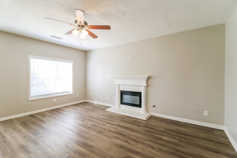 2,575/Mo, 5382 Winding Glen Dr Lithonia, GA 30038 Living Room View