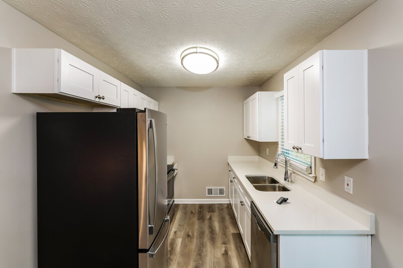 1,705/Mo, 609 Windsor Dr SE Conyers, GA 30094 Kitchen View