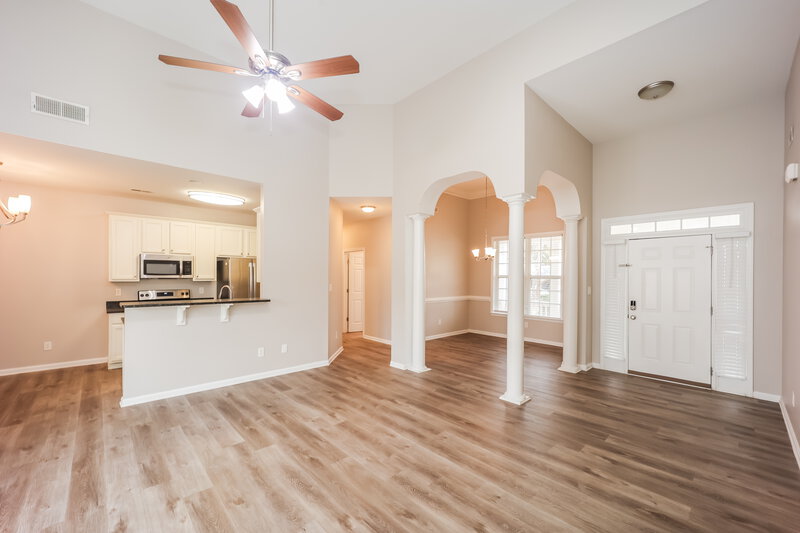 2,095/Mo, 54 Cottage Ln Newnan, GA 30265 Living Room View 2