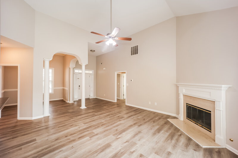 2,095/Mo, 54 Cottage Ln Newnan, GA 30265 Living Room View 3