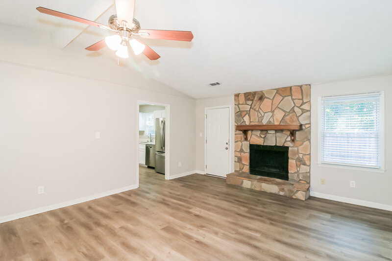 1,605/Mo, 4741 Cedar Lake Dr SE Conyers, GA 30094 Living Room View 2