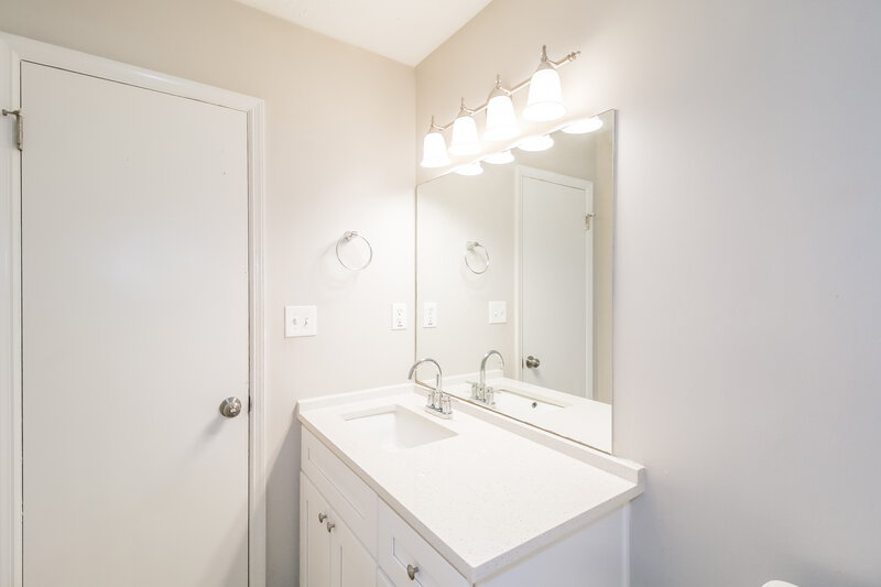 1,605/Mo, 4741 Cedar Lake Dr SE Conyers, GA 30094 Bathroom View