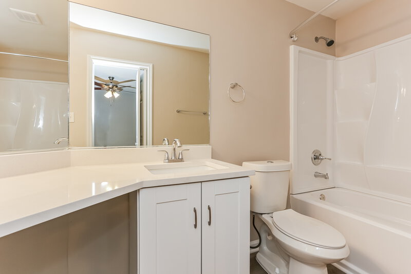 1,965/Mo, 4292 Hempstead Ct NW Kennesaw, GA 30144 Main Bathroom View