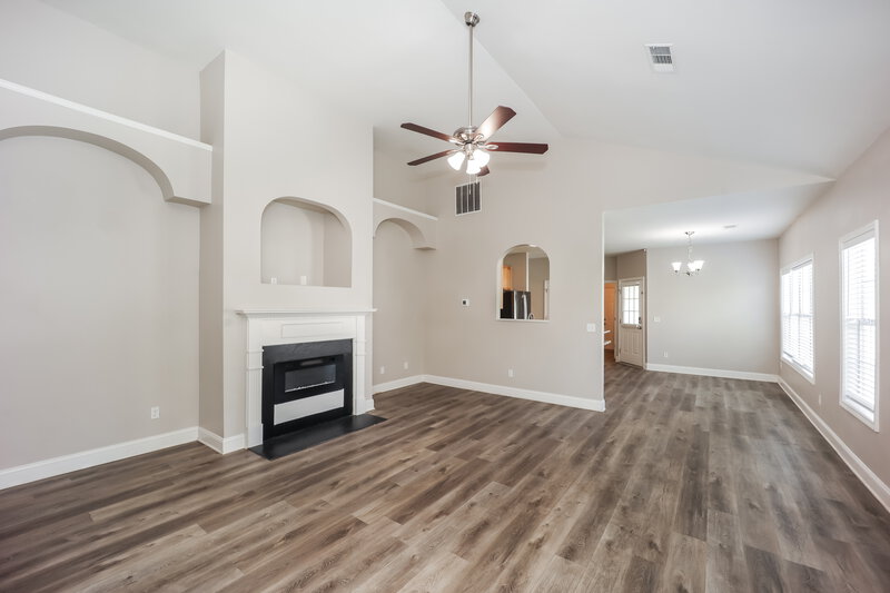 1,745/Mo, 83 Robinson Ln Newnan, GA 30263 Living Room View 2