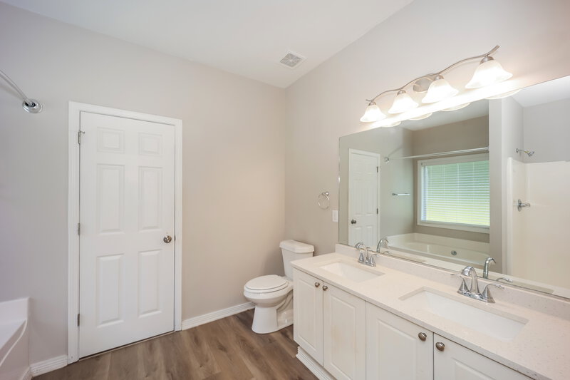 1,745/Mo, 83 Robinson Ln Newnan, GA 30263 Main Bathroom View