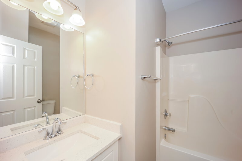 1,745/Mo, 83 Robinson Ln Newnan, GA 30263 Bathroom View