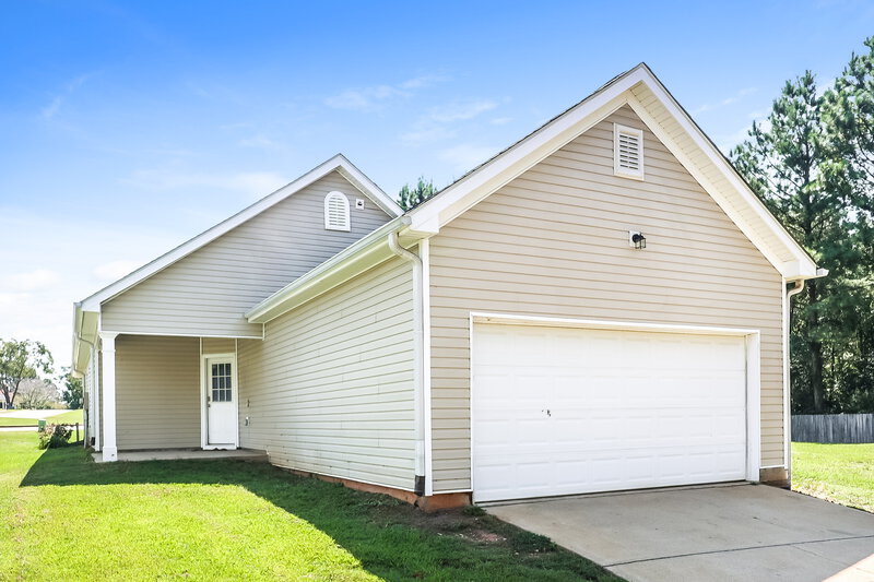 1,745/Mo, 83 Robinson Ln Newnan, GA 30263 Rear View 2