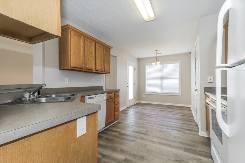 1,550/Mo, 166 Kennedy Ln Rockmart, GA 30153 Kitchen View 2