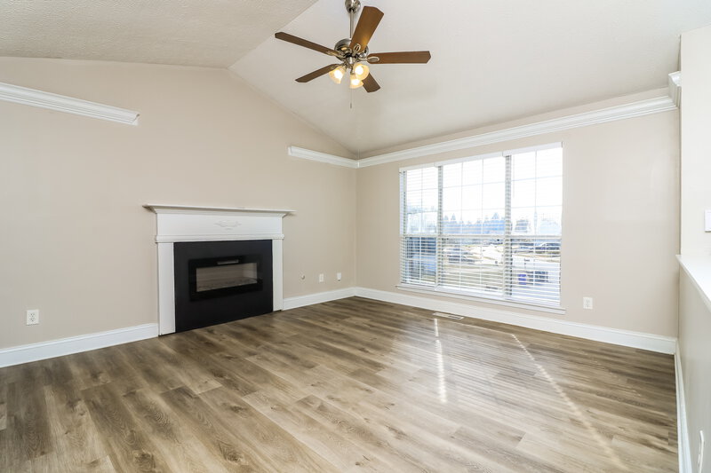 2,285/Mo, 324 Brannans Ct Unit 45 McDonough, GA 30253 Living Room View