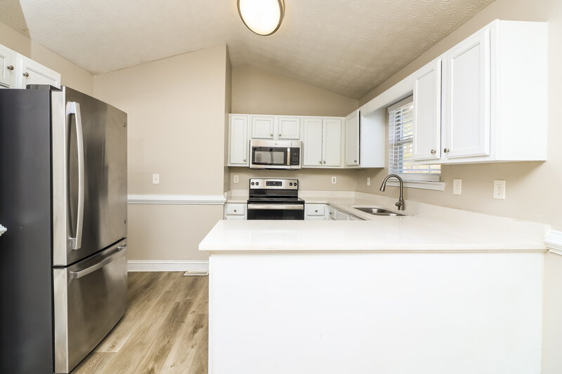 2,285/Mo, 324 Brannans Ct Unit 45 McDonough, GA 30253 Kitchen View