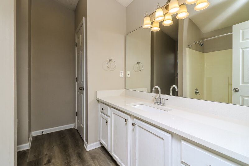 2,285/Mo, 324 Brannans Ct Unit 45 McDonough, GA 30253 Main Bathroom View
