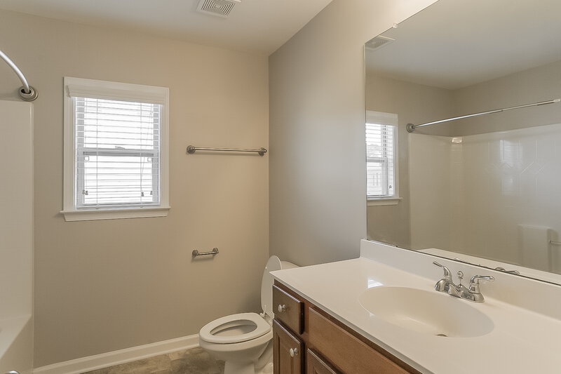 2,255/Mo, 3253 Willow Meadow Ln Douglasville, GA 30135 Bathroom View