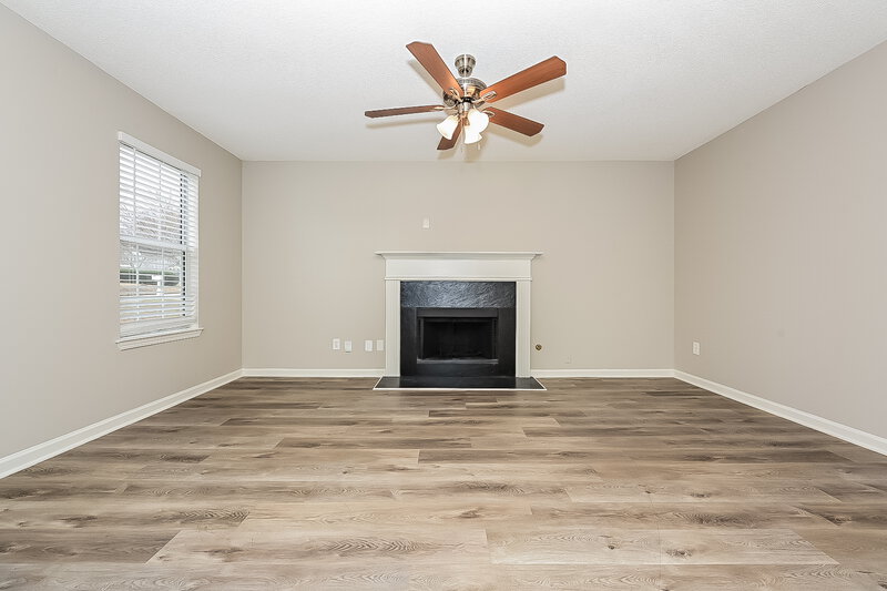 2,050/Mo, 5622 Glen Ridge Bend Lithonia, GA 30058 Living Room View
