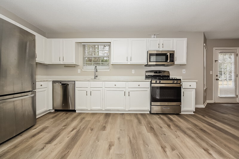 2,050/Mo, 5622 Glen Ridge Bend Lithonia, GA 30058 Kitchen View