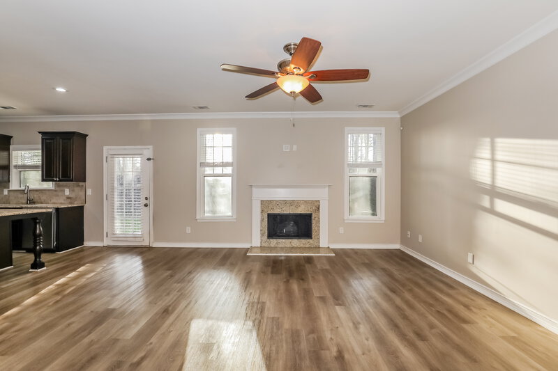 2,660/Mo, 4280 Savannah Dr Atlanta, GA 30349 Living Room View