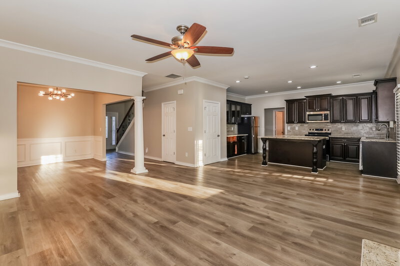 2,660/Mo, 4280 Savannah Dr Atlanta, GA 30349 Living Room View 2