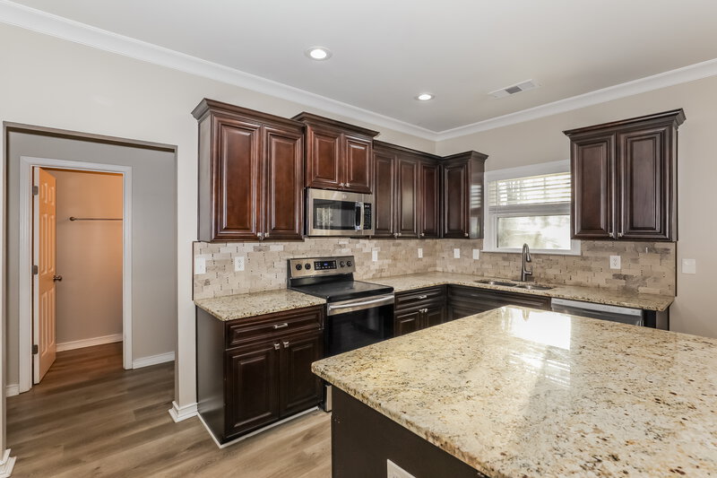 2,660/Mo, 4280 Savannah Dr Atlanta, GA 30349 Kitchen View 2