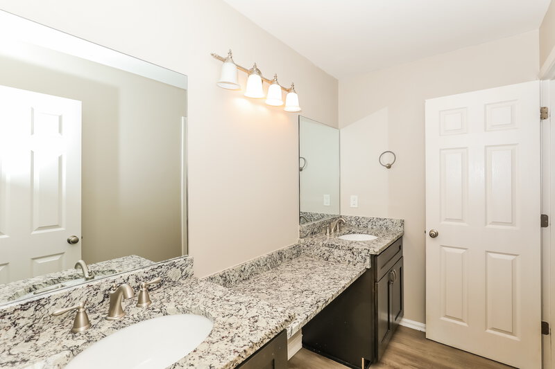 2,660/Mo, 4280 Savannah Dr Atlanta, GA 30349 Bathroom View