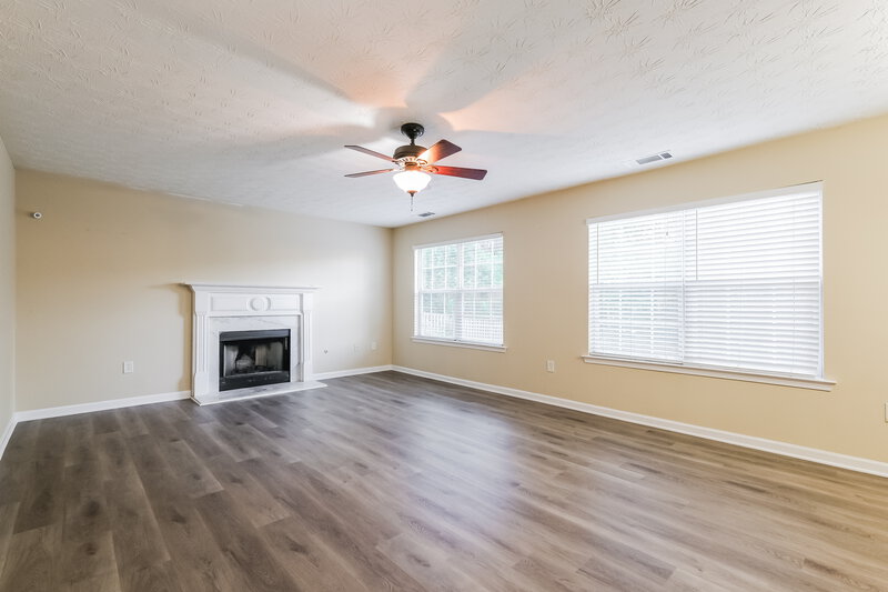 2,680/Mo, 4065 Crescent Walk Ln Suwanee, GA 30024 Living Room View