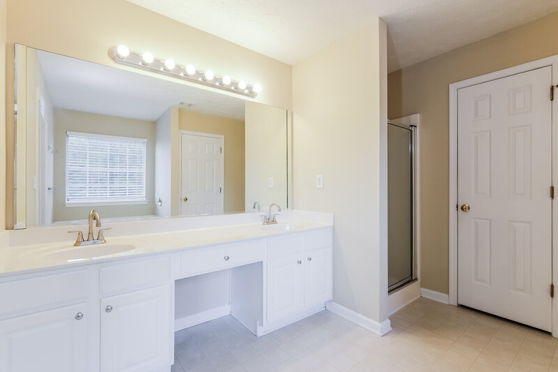 2,680/Mo, 4065 Crescent Walk Ln Suwanee, GA 30024 Main Bathroom View