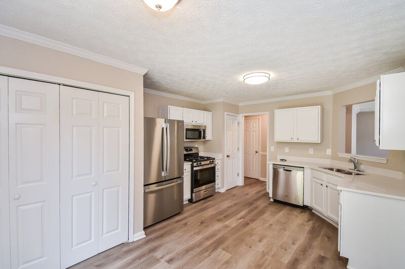 2,225/Mo, 2914 Water Lily Ct Austell, GA 30106 Kitchen View