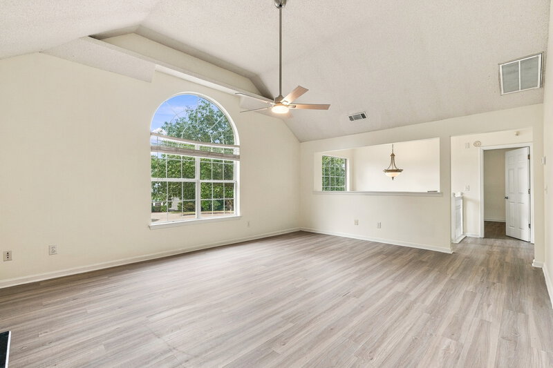 0/Mo, 3765 Crowned Eagle Douglasville, GA 30135 Living Room View