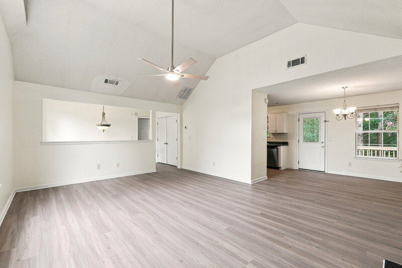 0/Mo, 3765 Crowned Eagle Douglasville, GA 30135 Living Room View 2