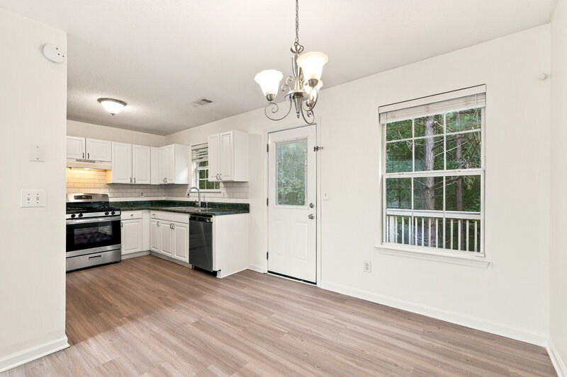 0/Mo, 3765 Crowned Eagle Douglasville, GA 30135 Dining Room View