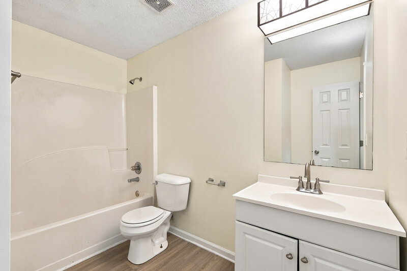 0/Mo, 3765 Crowned Eagle Douglasville, GA 30135 Bathroom View